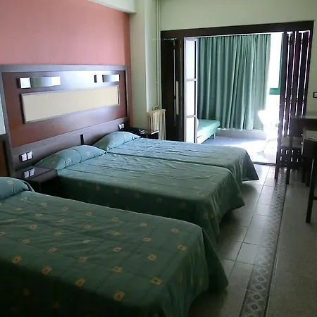 Hotel Benikaktus 3*